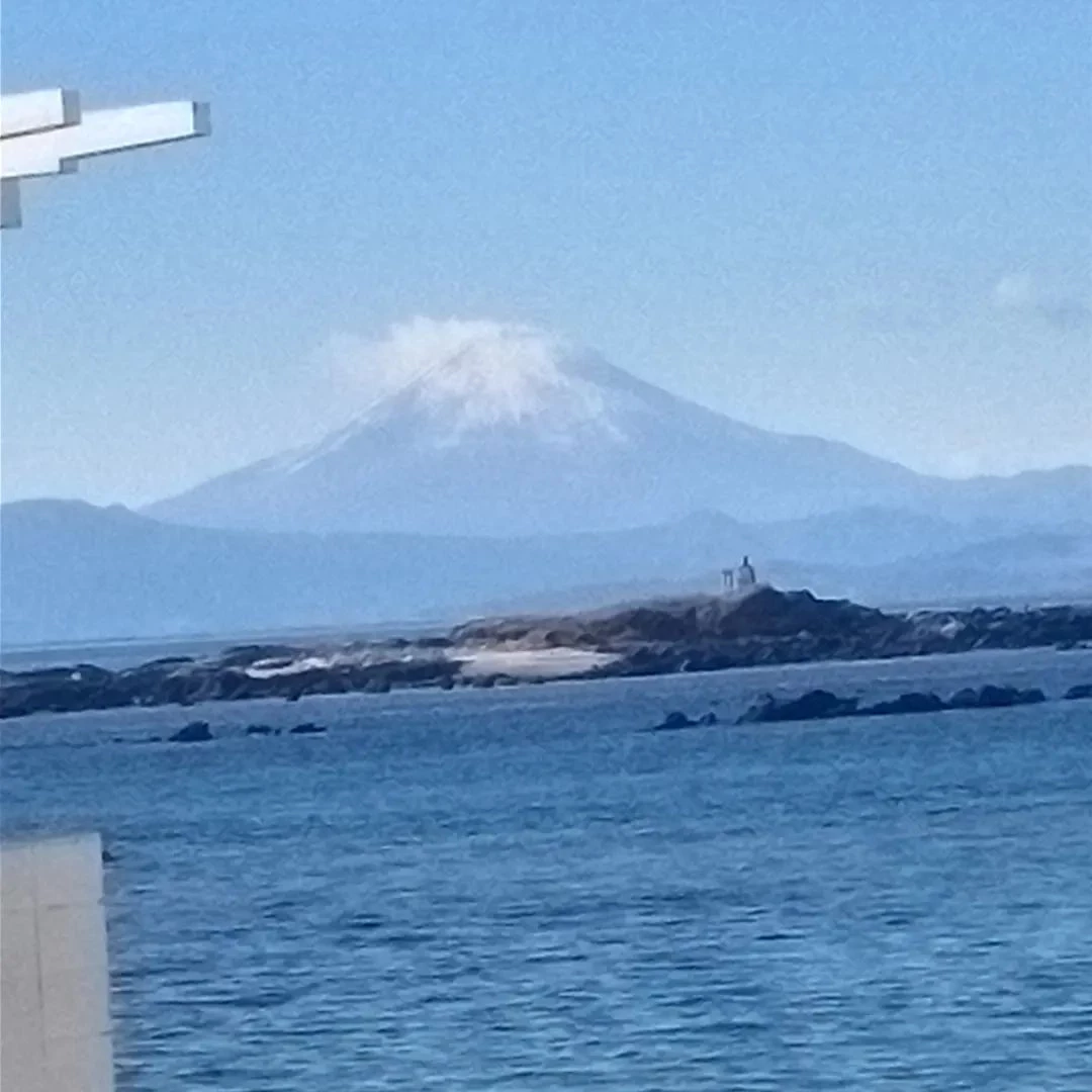 横須賀の佐島から見た富士山。