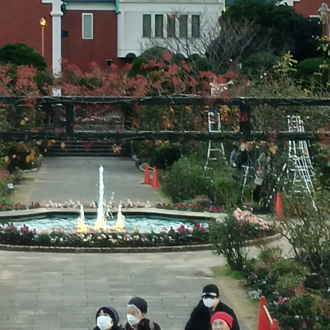 港の見える丘公園から大仏次郎記念館を望む。